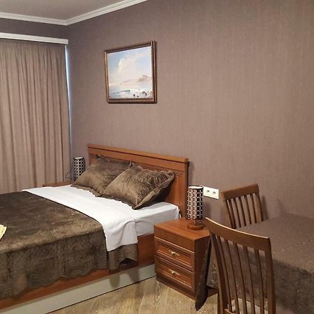 Mimino Apartment Deluxe First Line Batumi Bagian luar foto