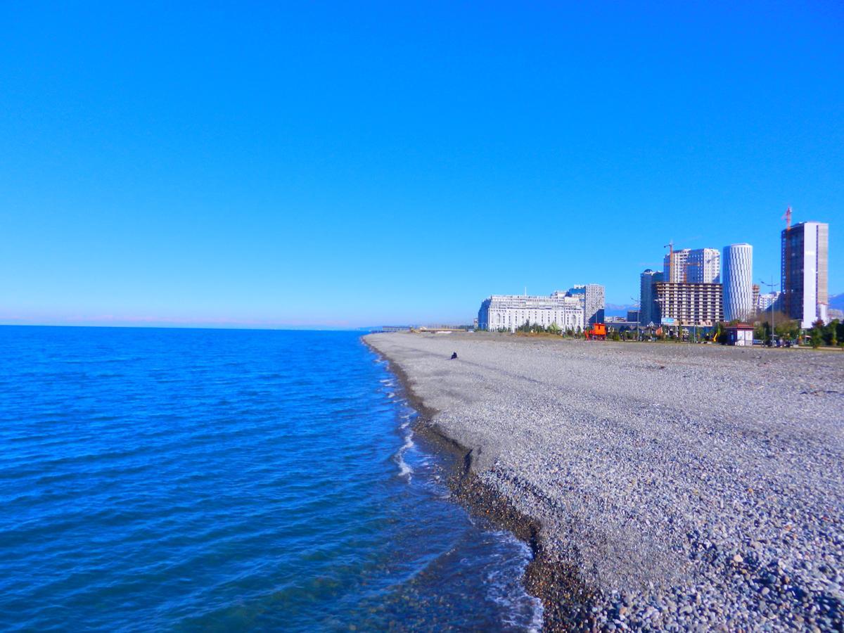 Mimino Apartment Deluxe First Line Batumi Bagian luar foto