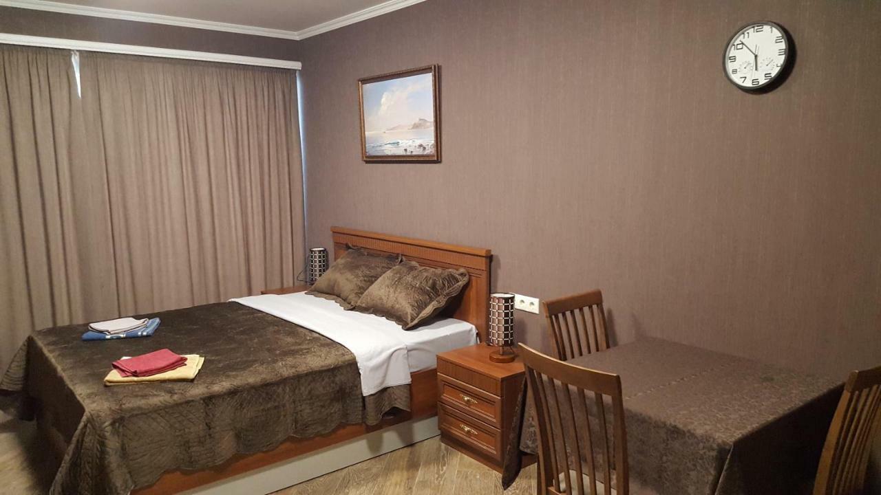 Mimino Apartment Deluxe First Line Batumi Bagian luar foto