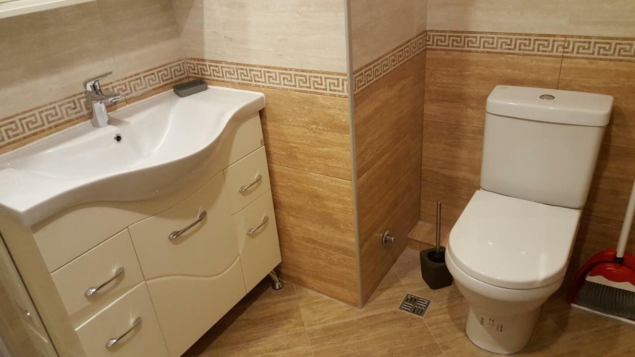Mimino Apartment Deluxe First Line Batumi Bagian luar foto